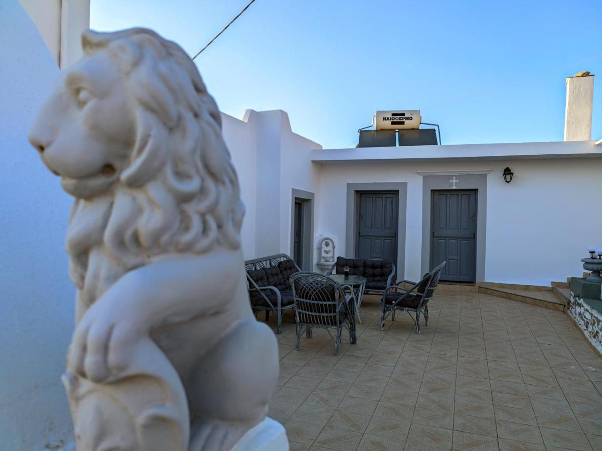 Lakena Traditional House Menetai Exterior photo